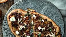 Caramelised onion & goat's cheese pizza