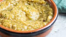 Chipotle Tomatillo Green-Chili Salsa (Copycat)