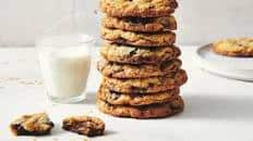 Chocolate Chip Oatmeal Cookies