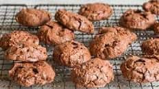 Double Chocolate Meringue Cookies