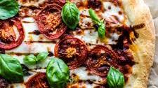 Easy Caprese Pizza