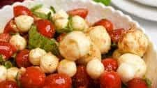 Easy Caprese salad with homemade dressing