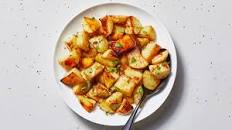 Greek Potatoes With Lemon and Garlic (Patates Riganates)