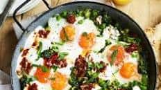 Green shakshuka