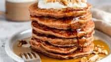 Healthy Carrot Cake Pancakes