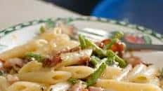 Jamie Oliver's Bacon and Asparagus Carbonara