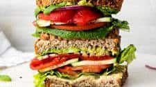 MEDITERRANEAN VEGGIE SANDWICH