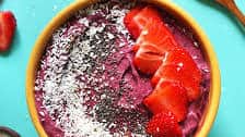 My Go-To Smoothie Bowl (5 minutes!)