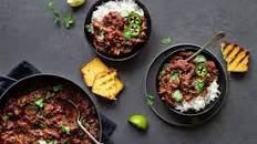 OXTAIL CHILI CON CARNE