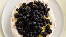 Pavlova With Lemon Curd and Berries