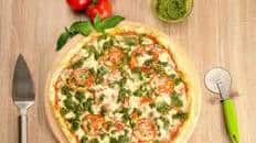 Pizza au pesto et aux tomates cerises