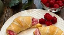 Raspberry Cream Cheese Crescent Rolls