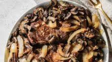 Slow Cooker Steak and Mushrooms