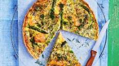 Smoked salmon and asparagus quiche