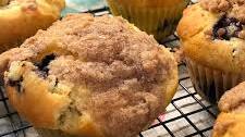 Streusel-Topped Blueberry Muffins