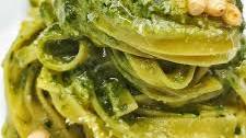 Tagliatelle al pesto alla genovese