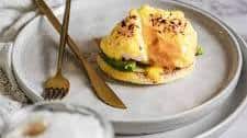 Vegetarian Eggs Benedict Recipe with Avocado and Tomato