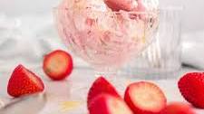 3 Ingredient Strawberry Frozen Yogurt