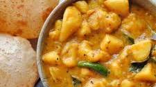 Aloo Curry (Indian Potato Curry Recipe)