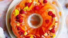 Champagne and peach jelly with crème fraîche panna cotta