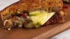 Cheddar and Apple Grilled Cheese