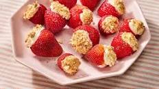 Cheesecake-Stuffed Strawberries