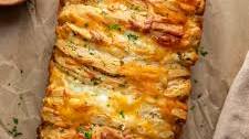 Cheesy Garlic Pull-Apart Bread