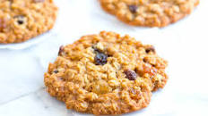 Chewy Oatmeal Raisin Cookies