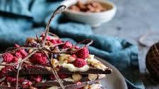 Chocolate Bark con Frutta Secca e Frutti di Bosco