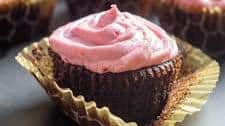 Chocolate Champagne Cupcakes with Raspberry Icing