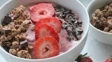 Chocolate Covered Strawberry Smoothie Bowl