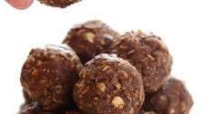 Chocolate Peanut Butter No-Bake Energy Bites (Naturally Sweetened)