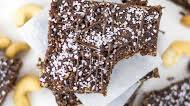 Chocolate Sea Salt Energy Bars Recipe (No Bake Bars)