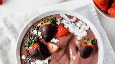 Chocolate Strawberry Smoothie Bowl