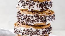 Cookie Ice Cream Sandwiches (Homemade Chipwich)