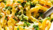 Creamy Baked Veggie Mac and Cheese