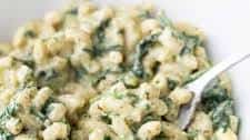 Creamy Pesto Mac and Cheese with Spinach