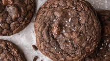 Crumbl brownie batter cookies | 15 minute Chewy brownie mix cookies