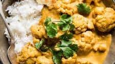 Easy Creamy Cauliflower Curry Recipe (Vegan)