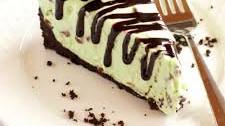 Easy No Bake Mint Chocolate Chip Cheesecake