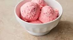 Easy Strawberry Ice Cream