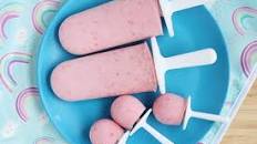 Easy Strawberry Popsicles (with Greek Yogurt)