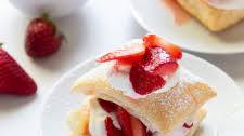 Easy Strawberry Shortcake Puffs