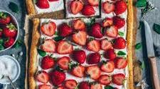 Easy Vegan Strawberry Cream Puff Pastry Tart