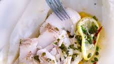 Fish en Papillote (Cod in Parchment Paper) with Veggies and Garlic Herb Butter