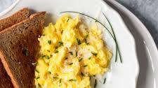 Fluffy Scrambled Eggs with Chives