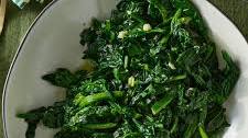 Garlic Stir-Fried Spinach