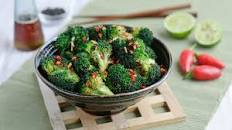 Garlic, chilli and broccoli stir-fry