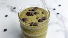 Healthy Chocolate Chip Mint Smoothie Recipe (Vegan)