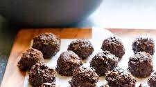 Healthy Chocolate Coconut Balls